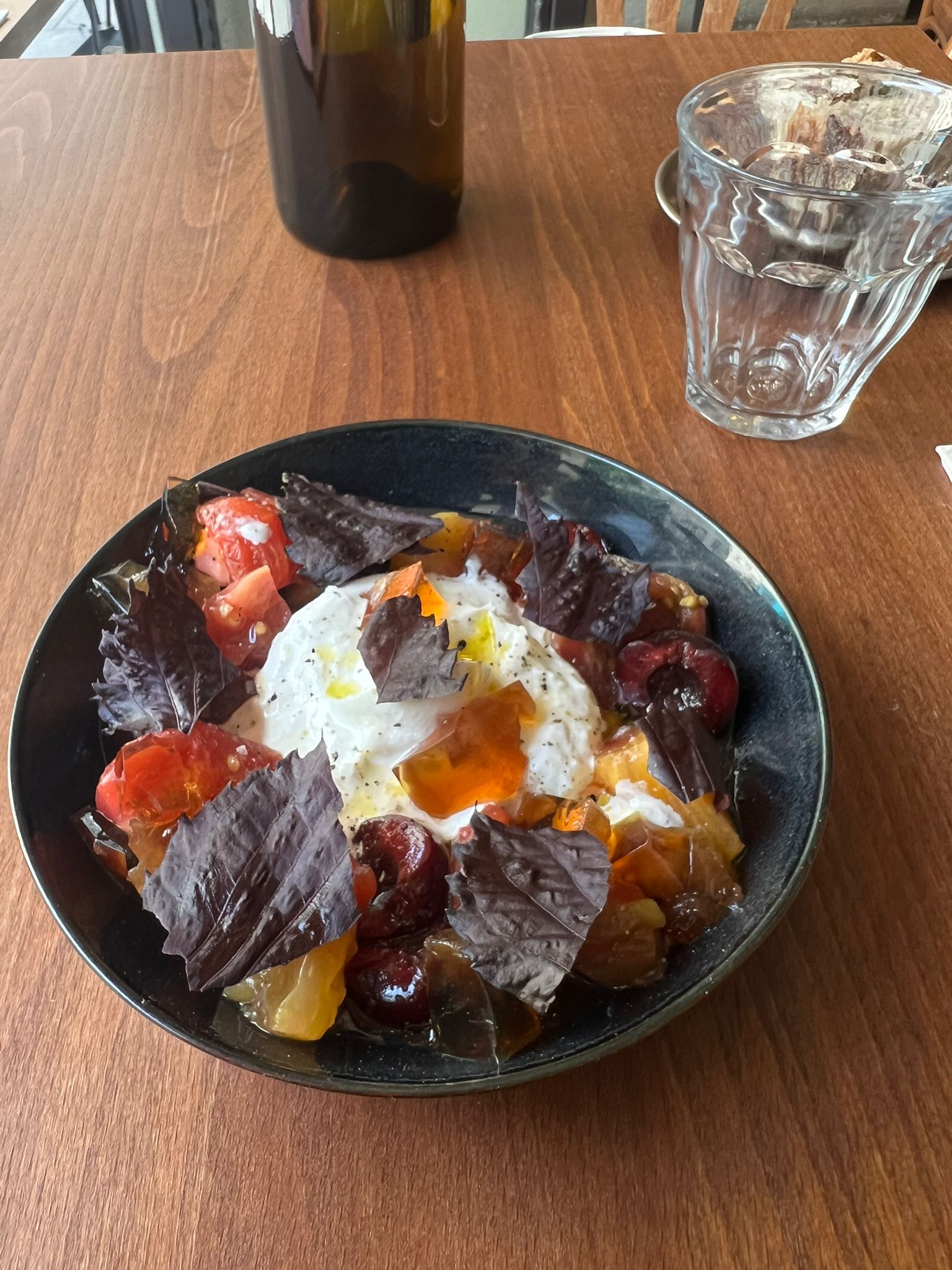 LES TABLES __ La burrata de Benjamin Pannier chez Ving Vins d'Art